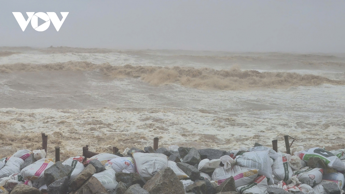 Mưa to đến rất to, gió giật mạnh cấp 8 tại Hà Tĩnh